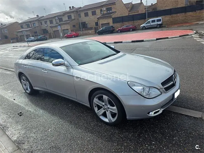 Usado Mercedes CLS350 292 CV (214 kW) 2007 Gris / plata Berlina