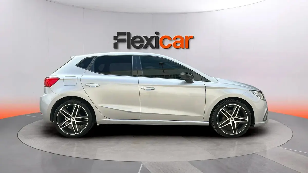 Usado Seat Ibiza FR 150 CV (110 kW) 2023 Gris Utilitario