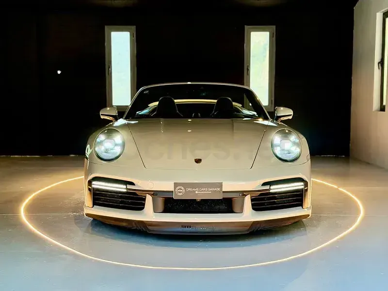 Usado Porsche 911 Turbo S Cabriolet 650 CV (478 kW) 2022 Gris / plata Descapotable