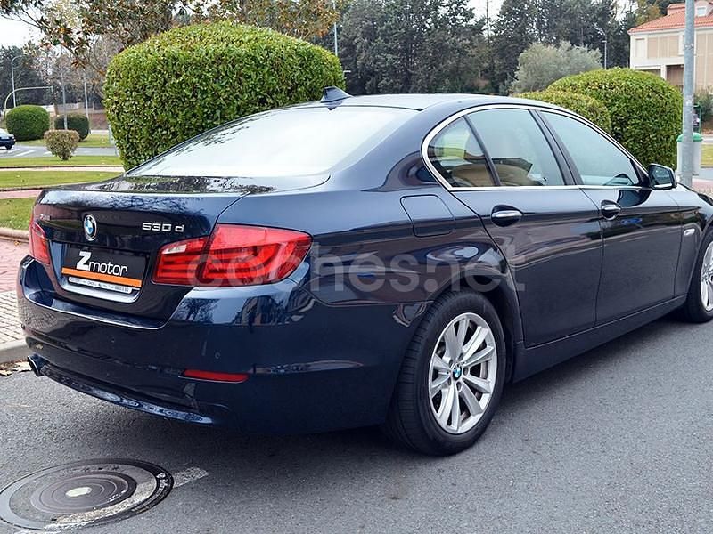 Käytetty BMW 530 Comfort Edition 258 HP (189 kW) 2012 Sininen Sedan