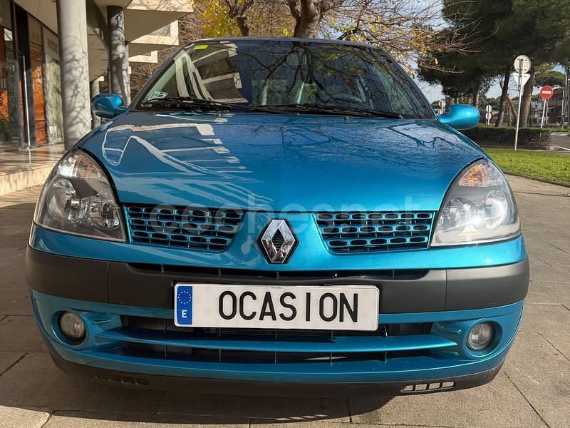 Usado Renault Clio II Authentique 60 CV (44 kW) 2002 Azul Berlina