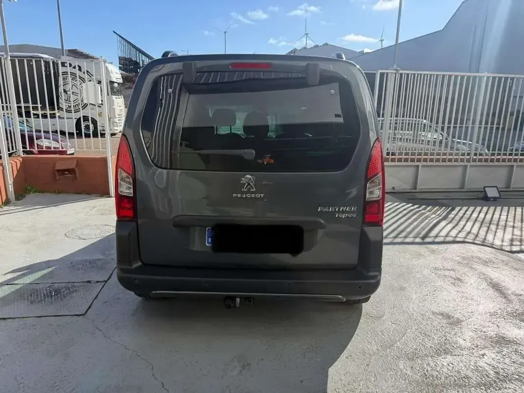 Usado Citroën Berlingo 99 CV (72 kW) 2017 Beige Monovolumen