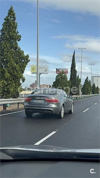Usado Jaguar XF Portfolio 300 CV (220 kW) 2016 Gris / plata Berlina