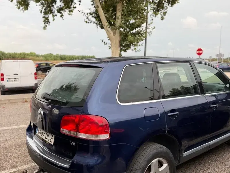Usado VW Touareg 220 CV (161 kW) 2004 Azul SUV