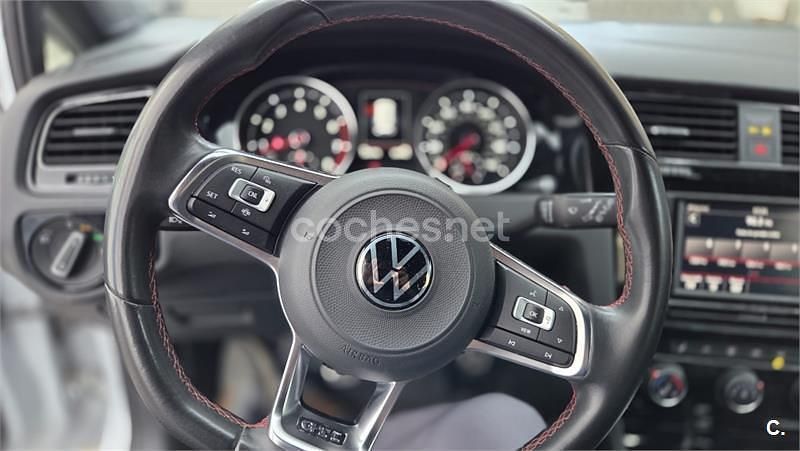 Usado VW Golf VII GTI 230 CV (169 kW) 2019 Gris / plata Berlina