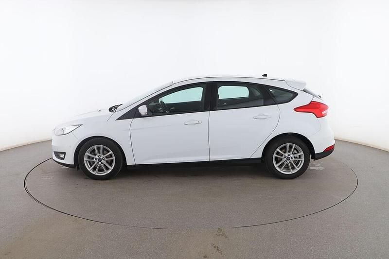 Usado Ford Focus Trend 125 CV (91 kW) 2015 Blanco Utilitario