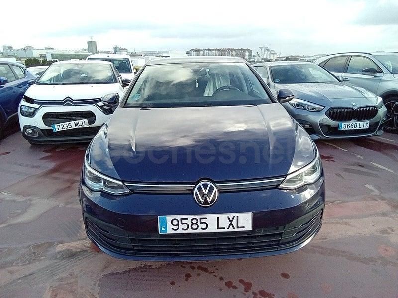 Usado VW Golf VIII Life 115 CV (84 kW) 2022 Azul Berlina