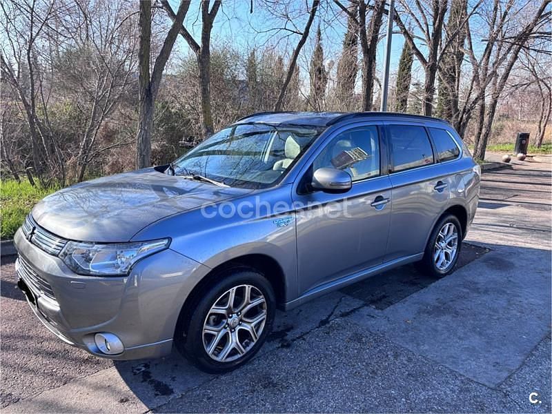 Gris / plata Usado 2014 Mitsubishi Outlander P-HEV SUV | 11.000 € (Buen precio) - Imagen 1/4