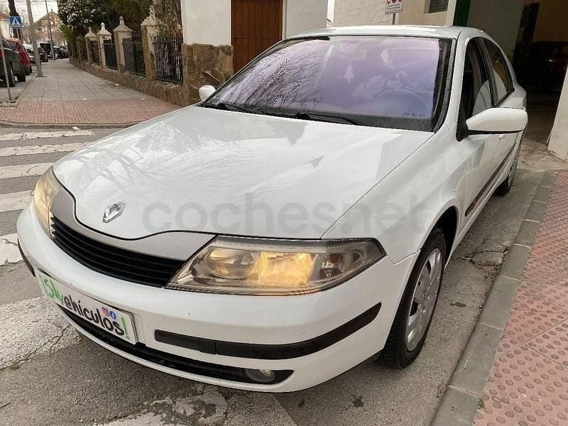 Usado Renault Laguna II Dynamique 120 CV (88 kW) 2003 Blanco Berlina