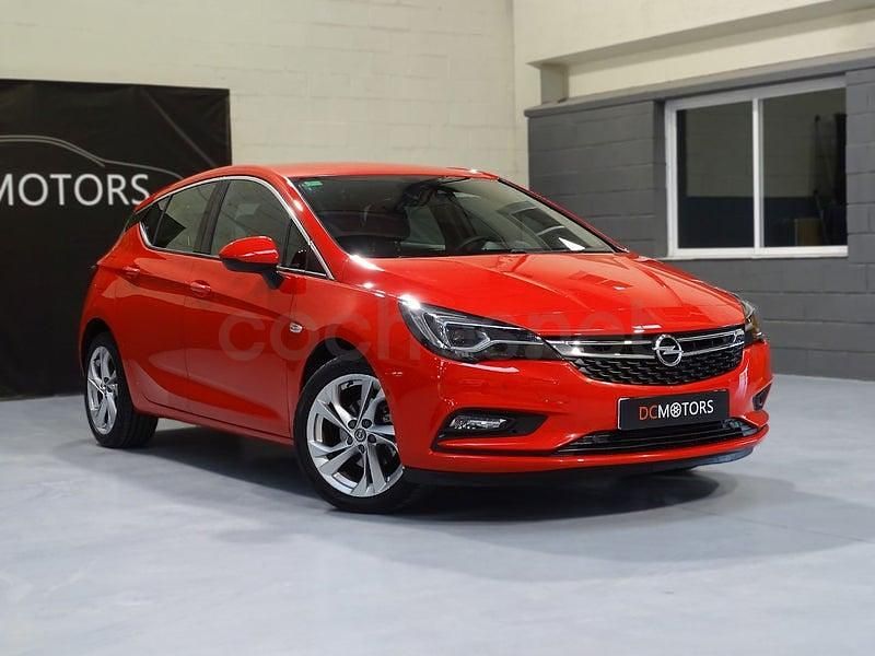 Usado Opel Astra Dynamic 150 CV (110 kW) 2017 Rojo Berlina