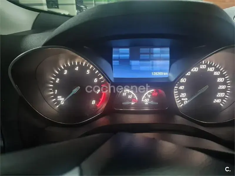 Usado Ford Kuga Trend 120 CV (88 kW) 2016 Blanco SUV