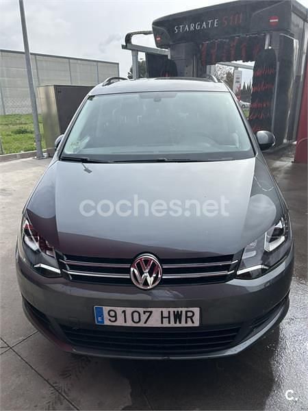 Usado VW Sharan 140 CV (102 kW) 2014 Gris / plata Monovolumen