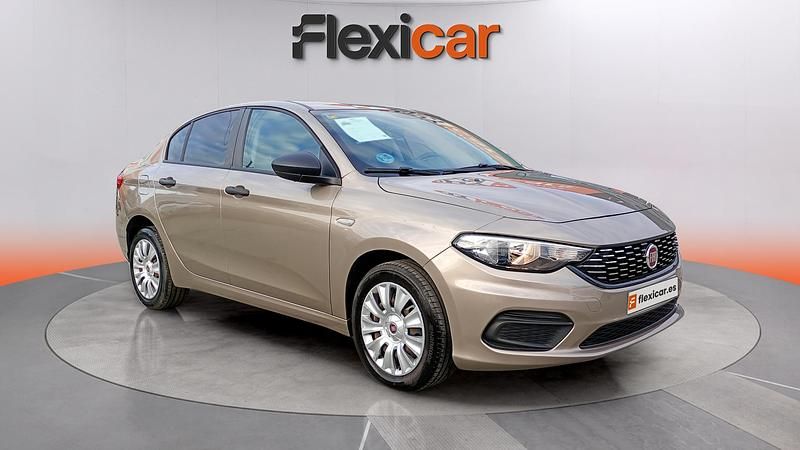 Usado Fiat Tipo Easy Plus 95 CV (69 kW) 2018 Beige Berlina