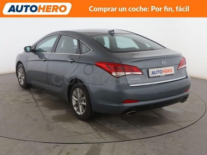 Usado Hyundai i40 115 CV (84 kW) 2018 Gris Berlina
