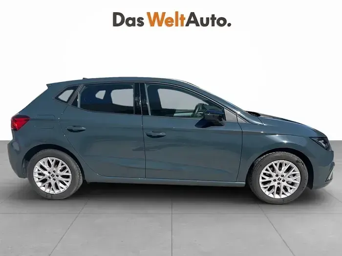 Usado Seat Ibiza FR 115 CV (84 kW) 2024 Azul Utilitario