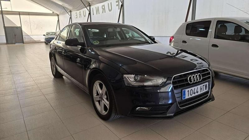 Usado Audi A4 Advanced 150 CV (110 kW) 2013 Azul Berlina