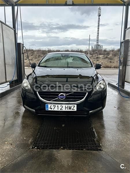 Usado Volvo V40 R-Design Momentum 115 CV (84 kW) 2013 Negro Berlina