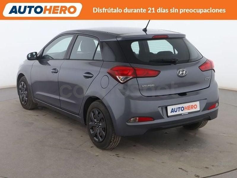 Usado Hyundai i20 85 CV (62 kW) 2017 Gris Utilitario