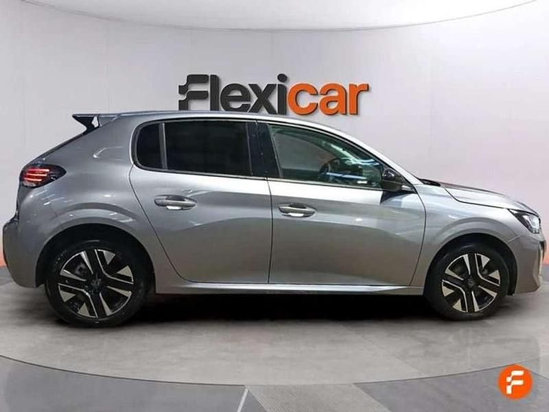 Usado Peugeot 208 Allure 110 CV (80 kW) 2025 Gris Utilitario
