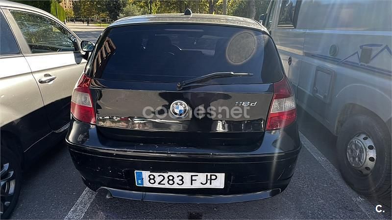 Negro Usado 2006 BMW 118 Utilitario | 5900 € (Precio justo) - Imagen 1/4