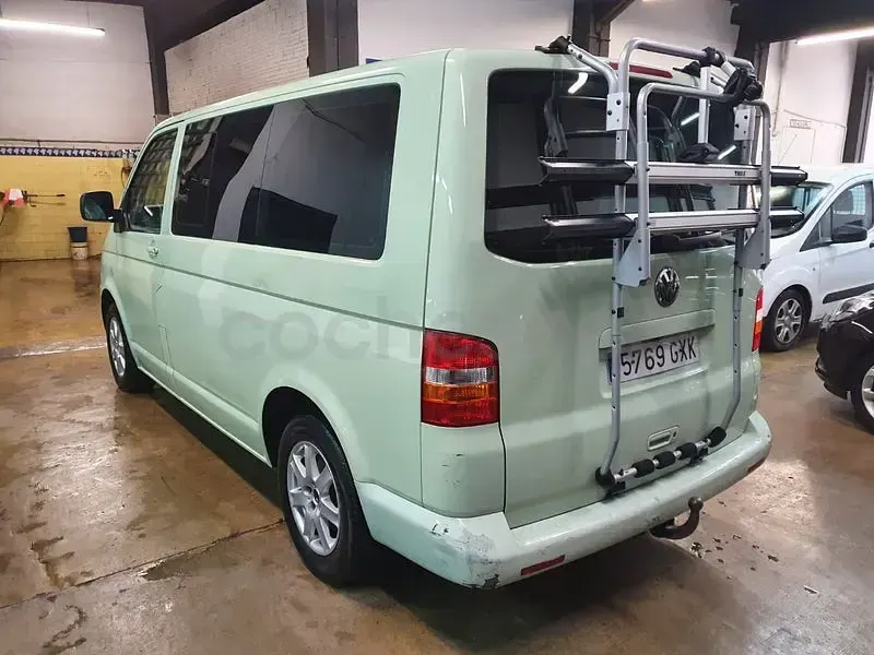 Käytetty VW Multivan 130 HP (95 kW) 2004 Vihreä Tila-auto