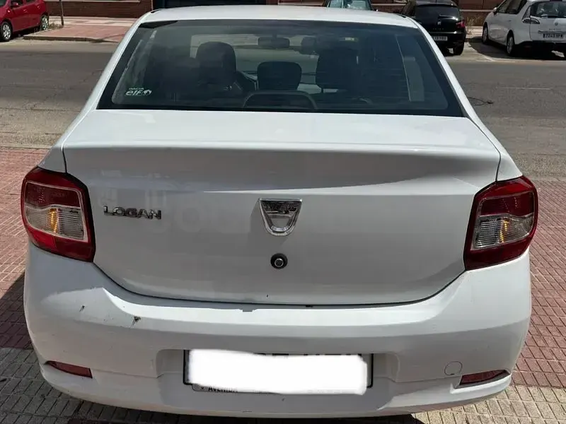 Usado Dacia Logan Ambiance 75 CV (55 kW) 2014 Blanco Berlina