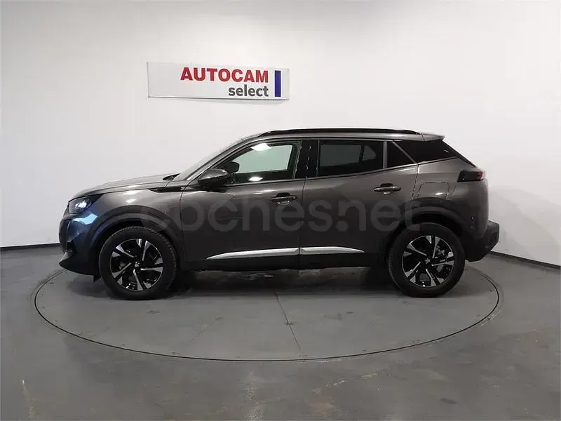 Usado Peugeot 2008 Allure 130 CV (95 kW) 2021 Gris / plata SUV