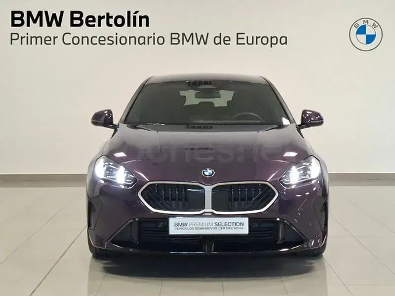 Usado BMW 120 Comfort Edition 163 CV (119 kW) 2025 Violeta / lila Utilitario