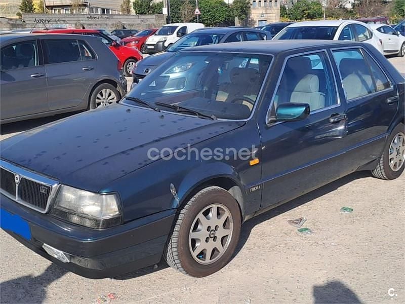 Usado Lancia Thema 120 CV (88 kW) 1993 Verde Berlina