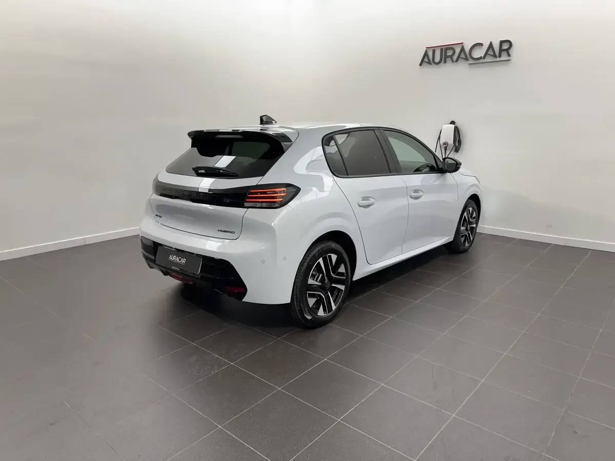 Nuevo Peugeot 208 Allure 110 CV (80 kW) 2025 Blanco Utilitario