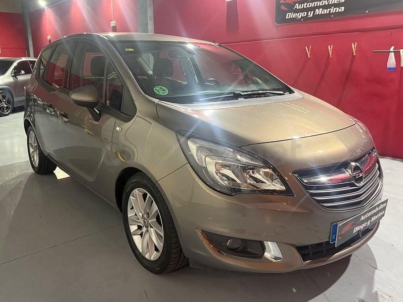 Usado Opel Meriva Excellence 140 CV (102 kW) 2015 Gris / plata Monovolumen