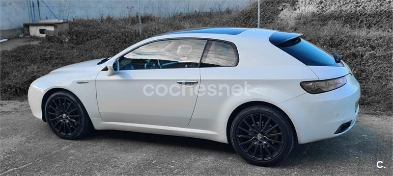 Blanco Usado 2006 Alfa Romeo Brera Distinctive Coupe | 7800 € - Imagen 1/4