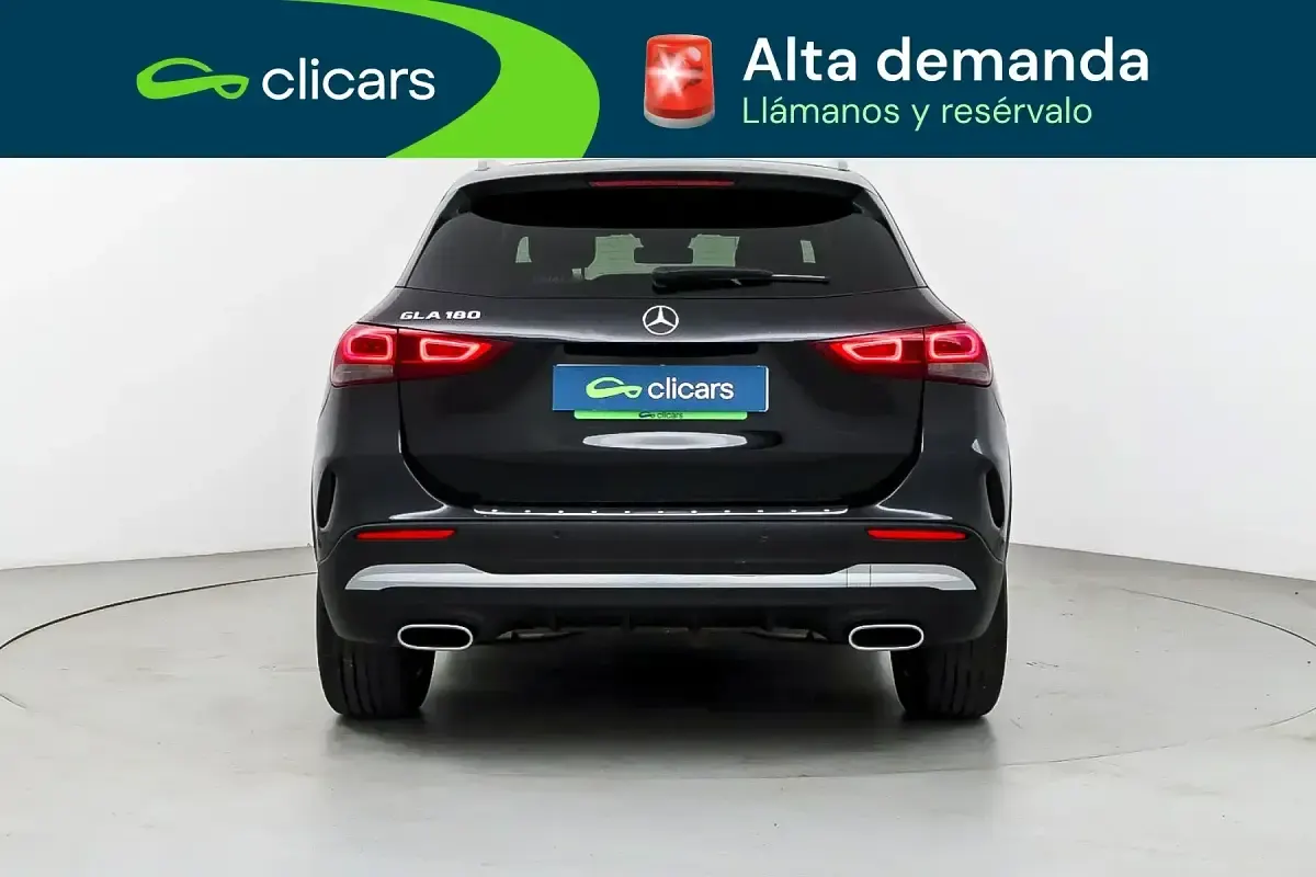 Käytetty Mercedes GLA180 136 HP (100 kW) 2021 Musta Katumaasturi