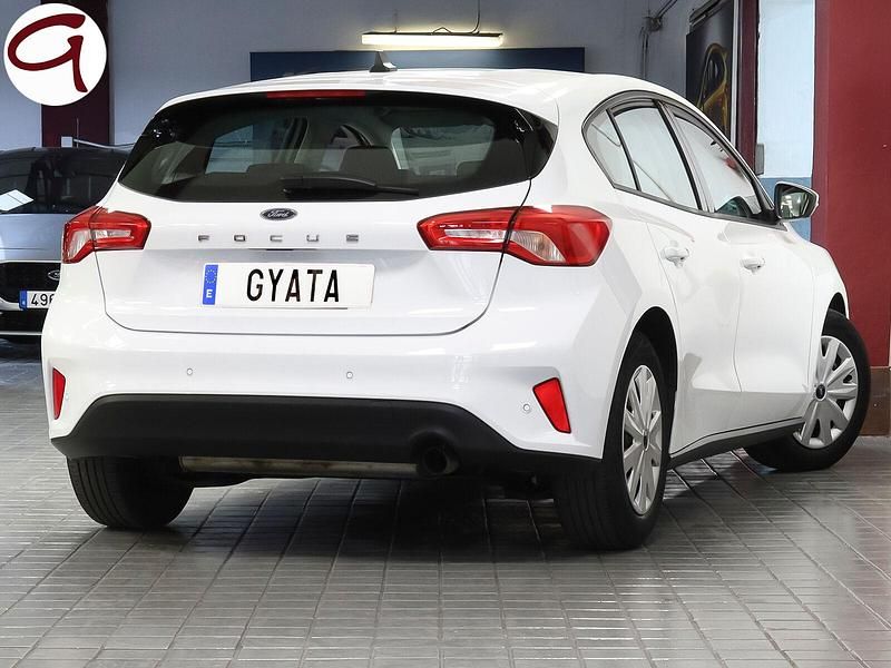 Usado Ford Focus Trend 100 CV (73 kW) 2020 Blanco Berlina