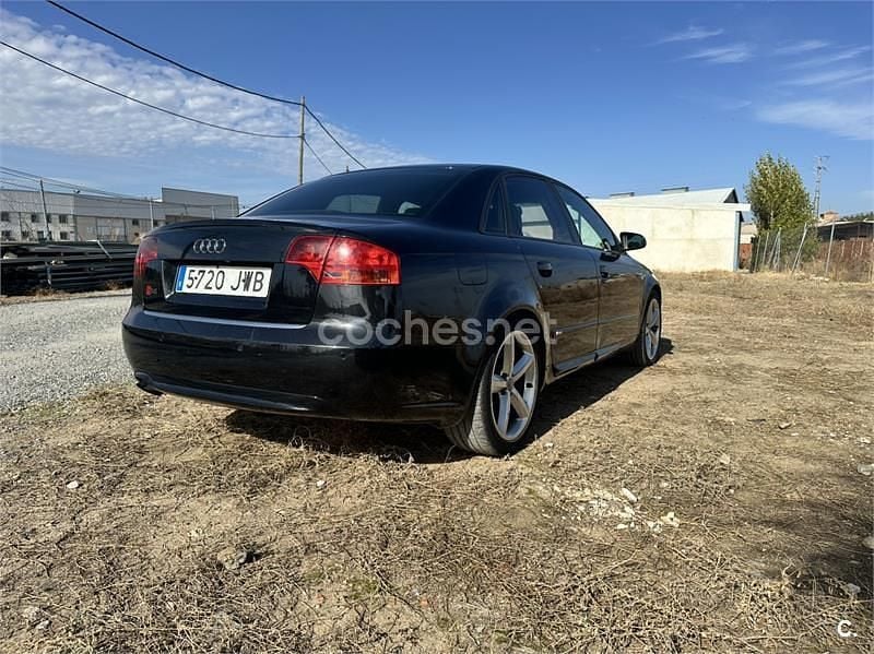 Usado Audi A4 140 HP (102 kW) 2007 Preto Sedan
