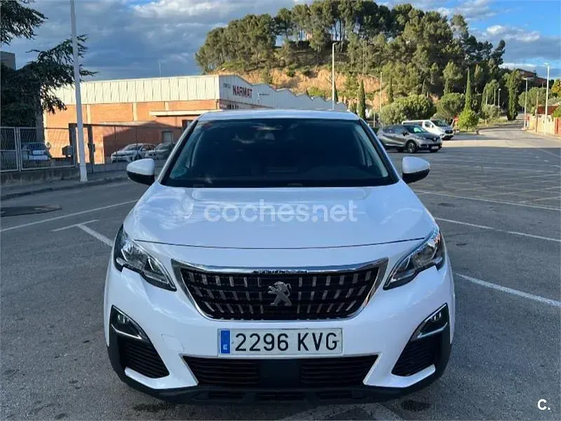 Usado Peugeot 3008 Active 130 CV (95 kW) 2019 Blanco SUV
