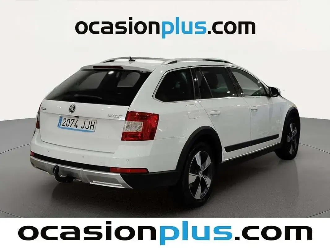 Usado Skoda Octavia 184 CV (135 kW) 2015 Blanco Familiar