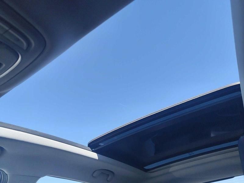 Usado MG ZS Luxury 111 CV (81 kW) 2023 Azul SUV