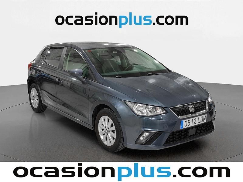 Usado Seat Ibiza Style Plus 80 CV (58 kW) 2019 Gris Utilitario