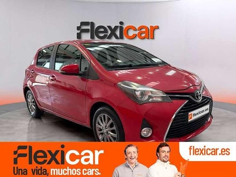 Usado Toyota Yaris Active 99 CV (72 kW) 2016 Negro Utilitario