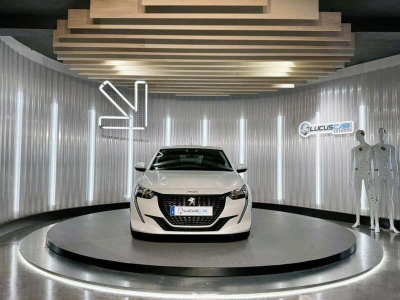 Usado Peugeot 208 Allure 102 CV (75 kW) 2019 Blanco Utilitario