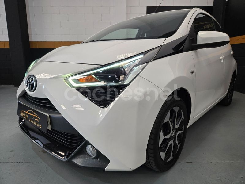 Blanco Usado 2021 Toyota Aygo X-play Utilitario | 12.995 € (Precio justo) - Imagen 1/4
