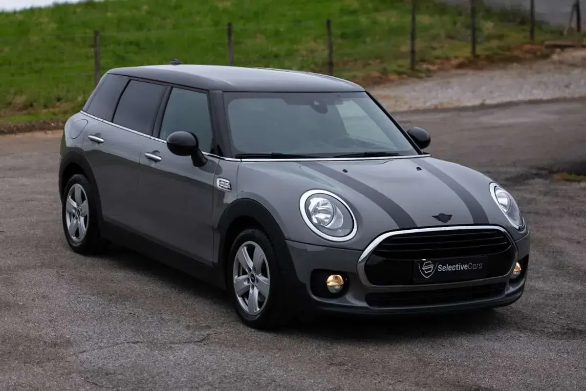 Usado Mini Cooper Clubman 136 CV (100 kW) 2019 Gris Familiar