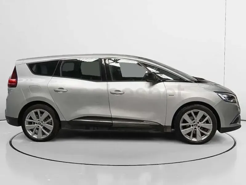 Usado Renault Grand Scénic IV LIMITED 140 CV (102 kW) 2019 Gris / plata Monovolumen
