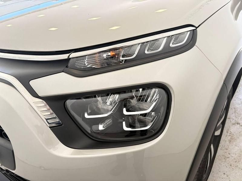 Usado Citroën C3 Feel 83 CV (61 kW) 2021 Dorado Utilitario