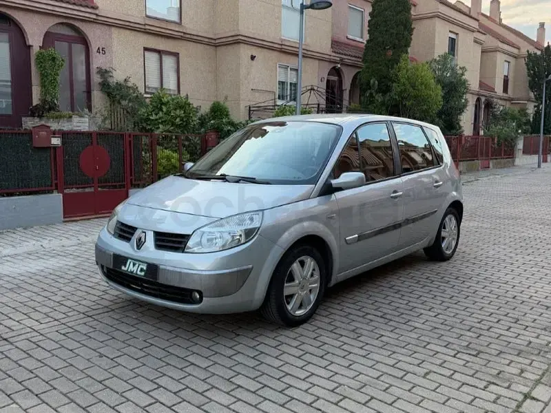 Usado Renault Scénic Dynamique 115 CV (84 kW) 2004 Gris / plata Monovolumen