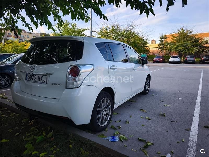 Usado Toyota Verso Advance 112 CV (82 kW) 2014 Blanco Monovolumen