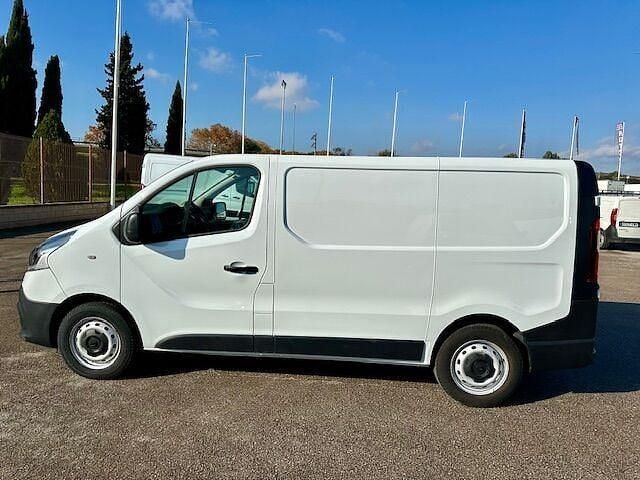 Usado Renault Trafic 120 CV (88 kW) 2021 Blanco Monovolumen