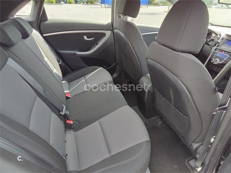 Negro Usado 2012 Hyundai i30 Berlina | 6500 € (Precio justo) - Imagen 1/4