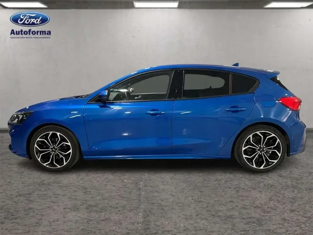 Usado Ford Focus ST-Line 125 CV (91 kW) 2022 Azul Utilitario